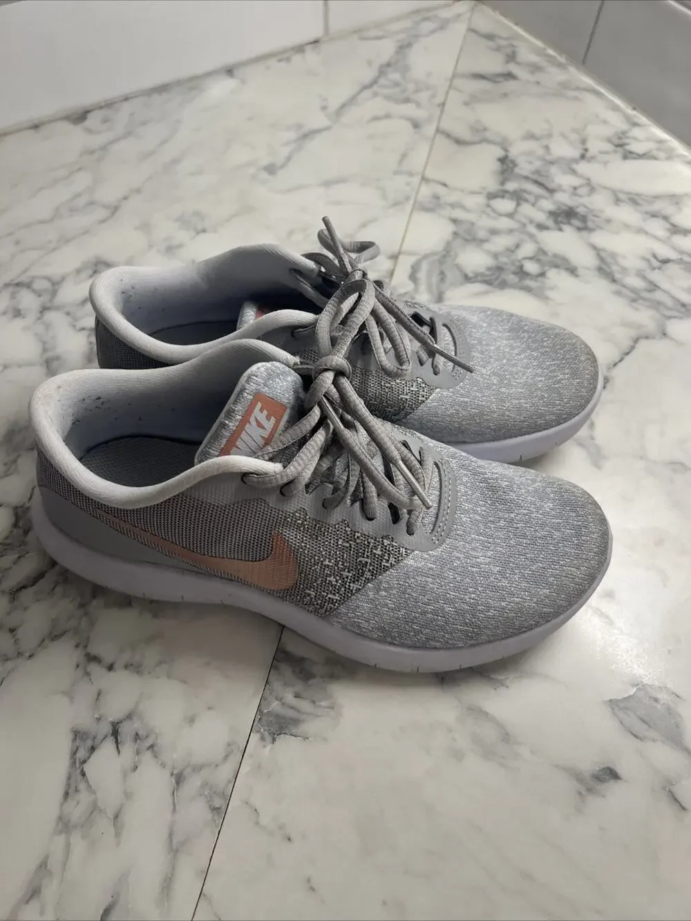 Women’s NIKE Flex Contact Running Shoes (908995-006, WMNS Size 6) Grey Rose Gold